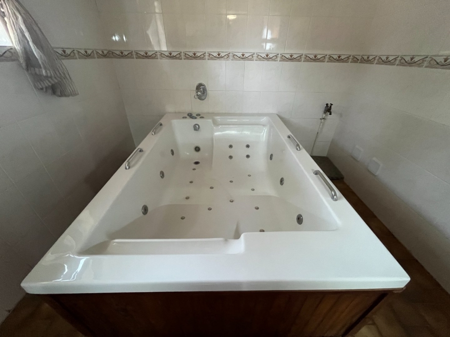 5 Bedroom Property for Sale in Van Der Hoff Park North West